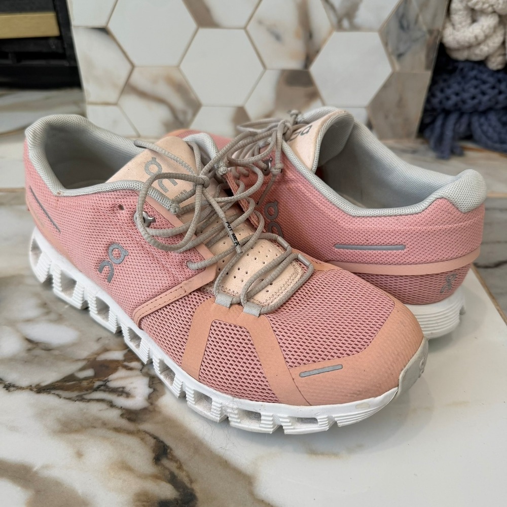 On Running Cloud 5 Womens 9 Rose Shell Pink Peach Training Shoes 59.98556